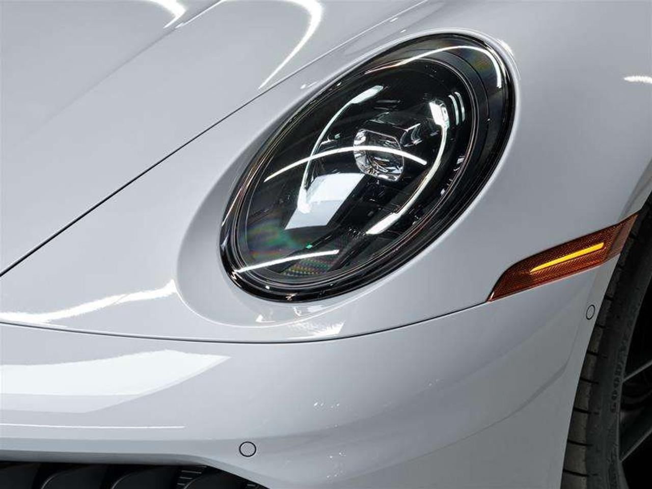 2025 Porsche 911 Carrera 4 GTS Coupe Photo