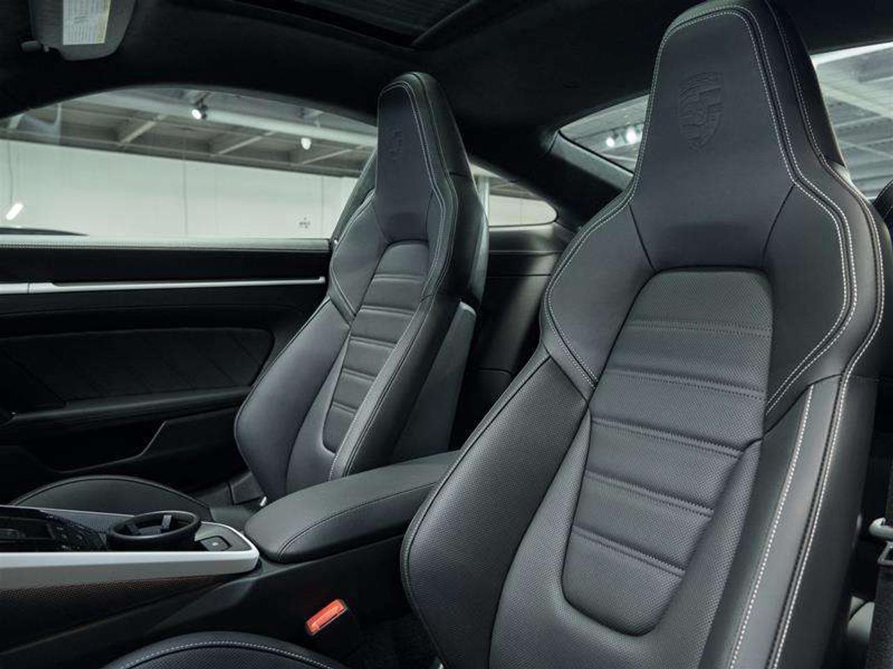 2025 Porsche 911 Carrera 4 GTS Coupe Photo