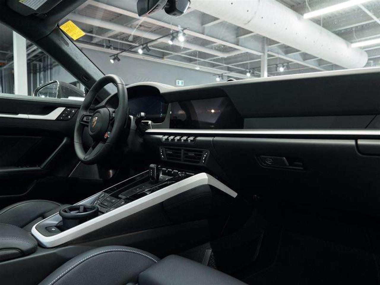 2025 Porsche 911 Carrera 4 GTS Coupe Photo