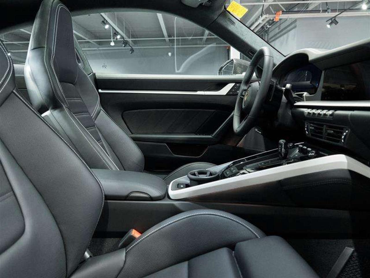 2025 Porsche 911 Carrera 4 GTS Coupe Photo