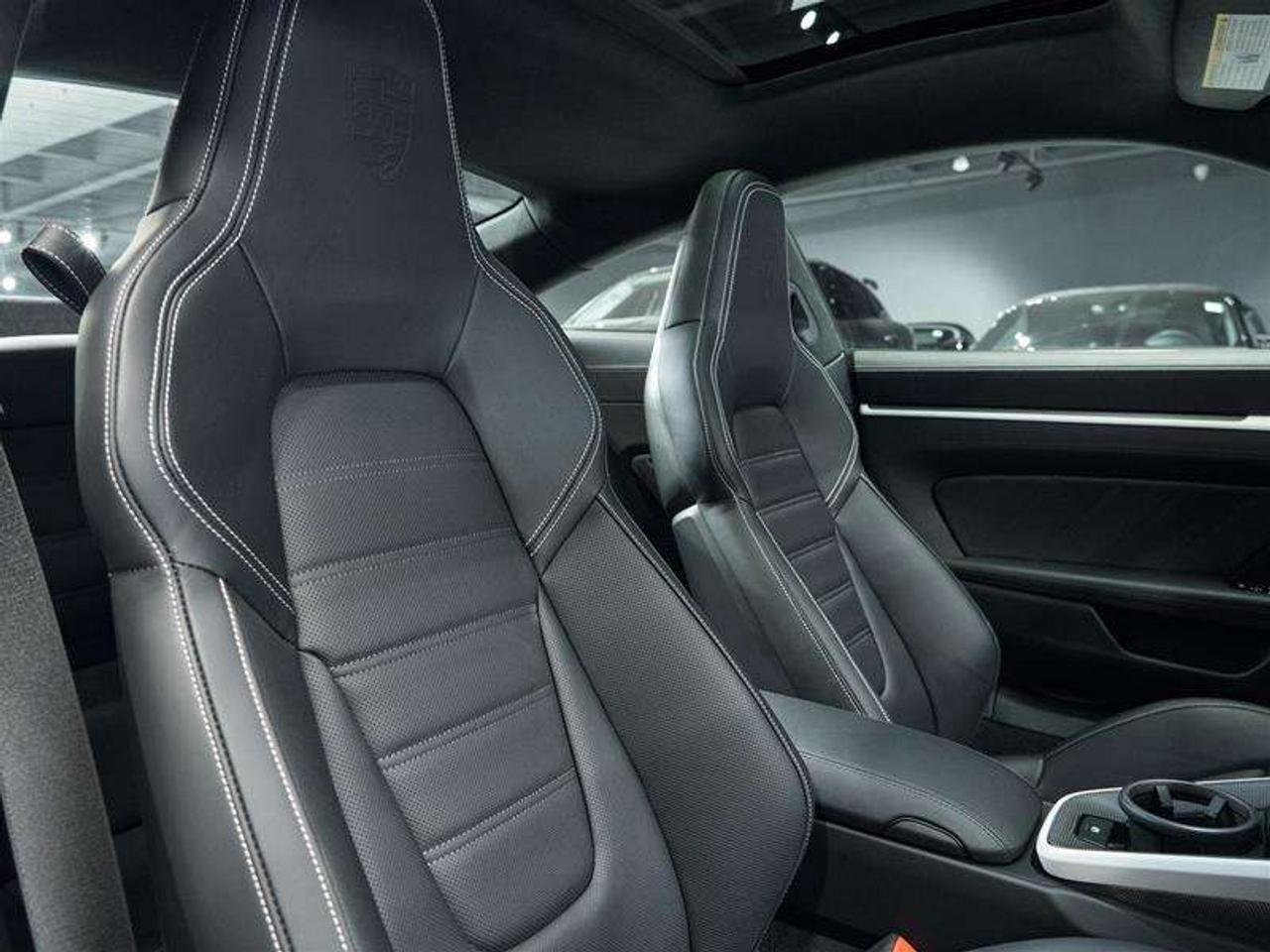 2025 Porsche 911 Carrera 4 GTS Coupe Photo