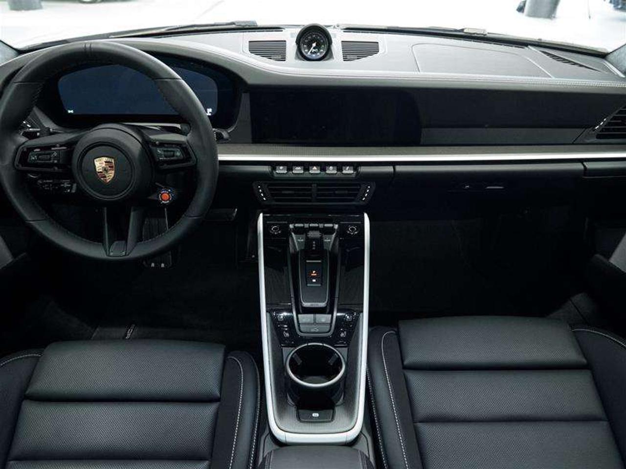 2025 Porsche 911 Carrera 4 GTS Coupe Photo