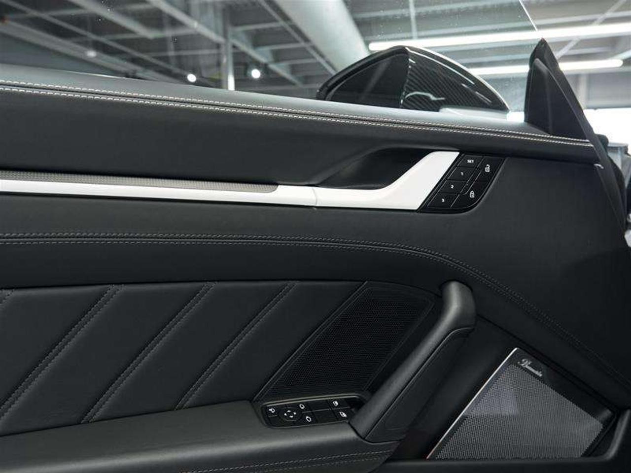2025 Porsche 911 Carrera 4 GTS Coupe Photo