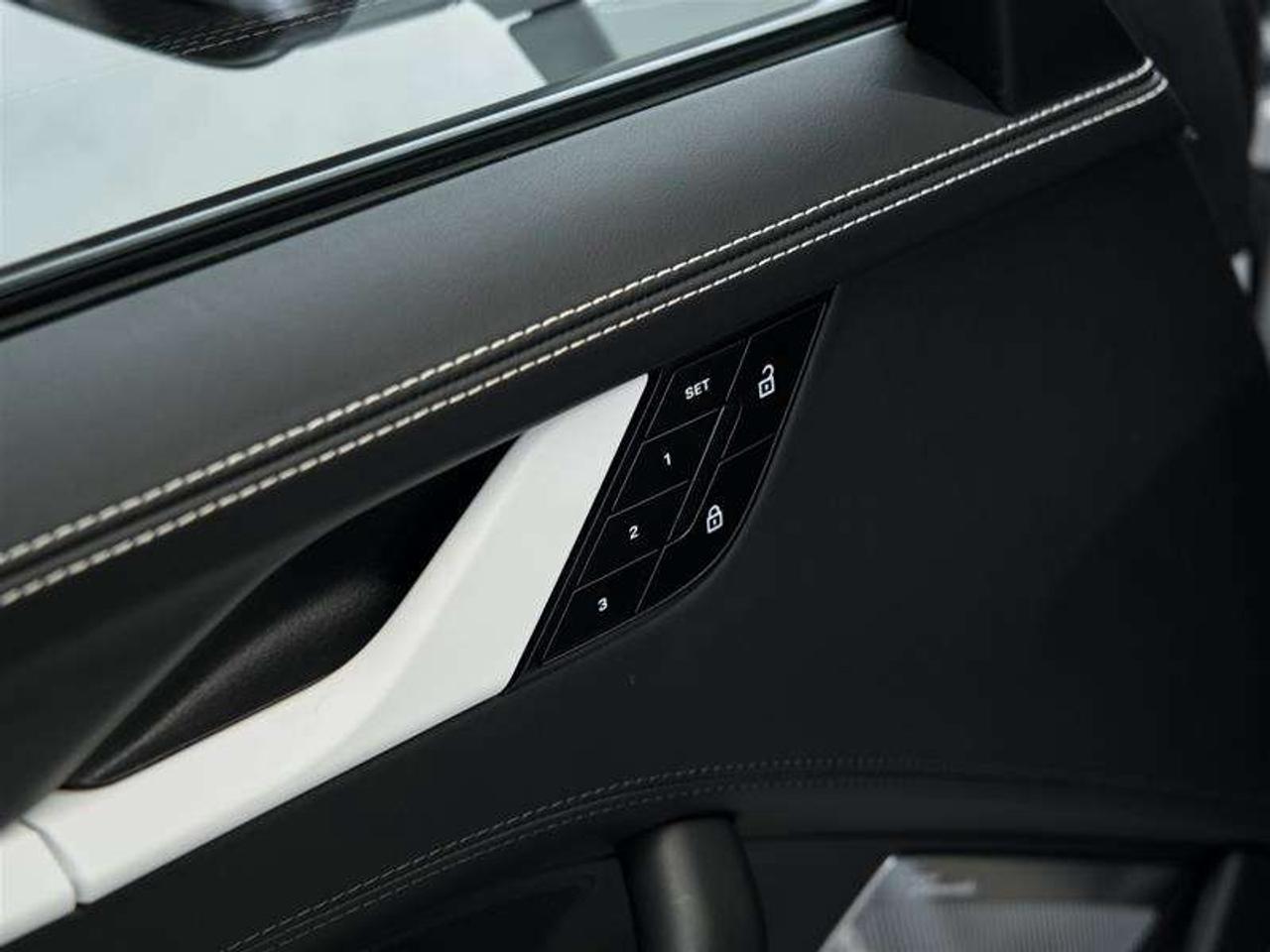 2025 Porsche 911 Carrera 4 GTS Coupe Photo