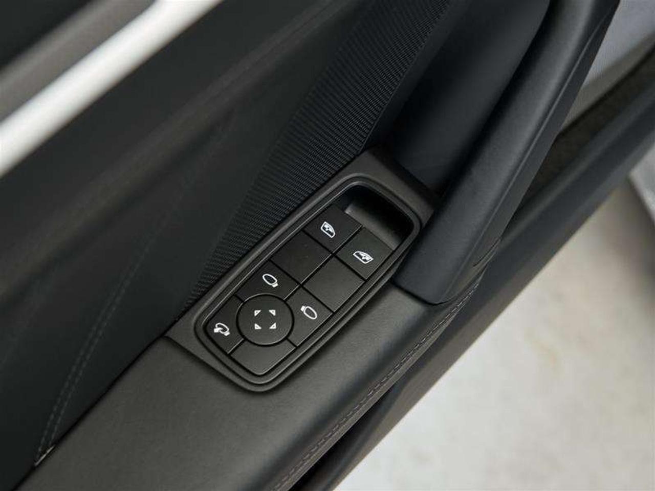 2025 Porsche 911 Carrera 4 GTS Coupe Photo