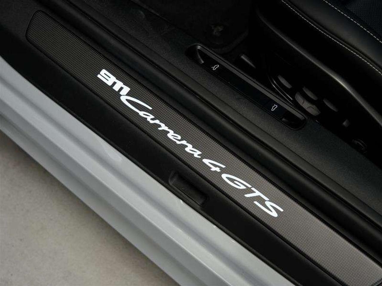 2025 Porsche 911 Carrera 4 GTS Coupe Photo