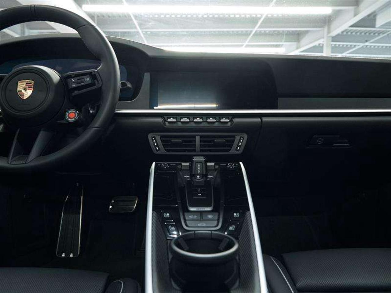 2025 Porsche 911 Carrera 4 GTS Coupe Photo