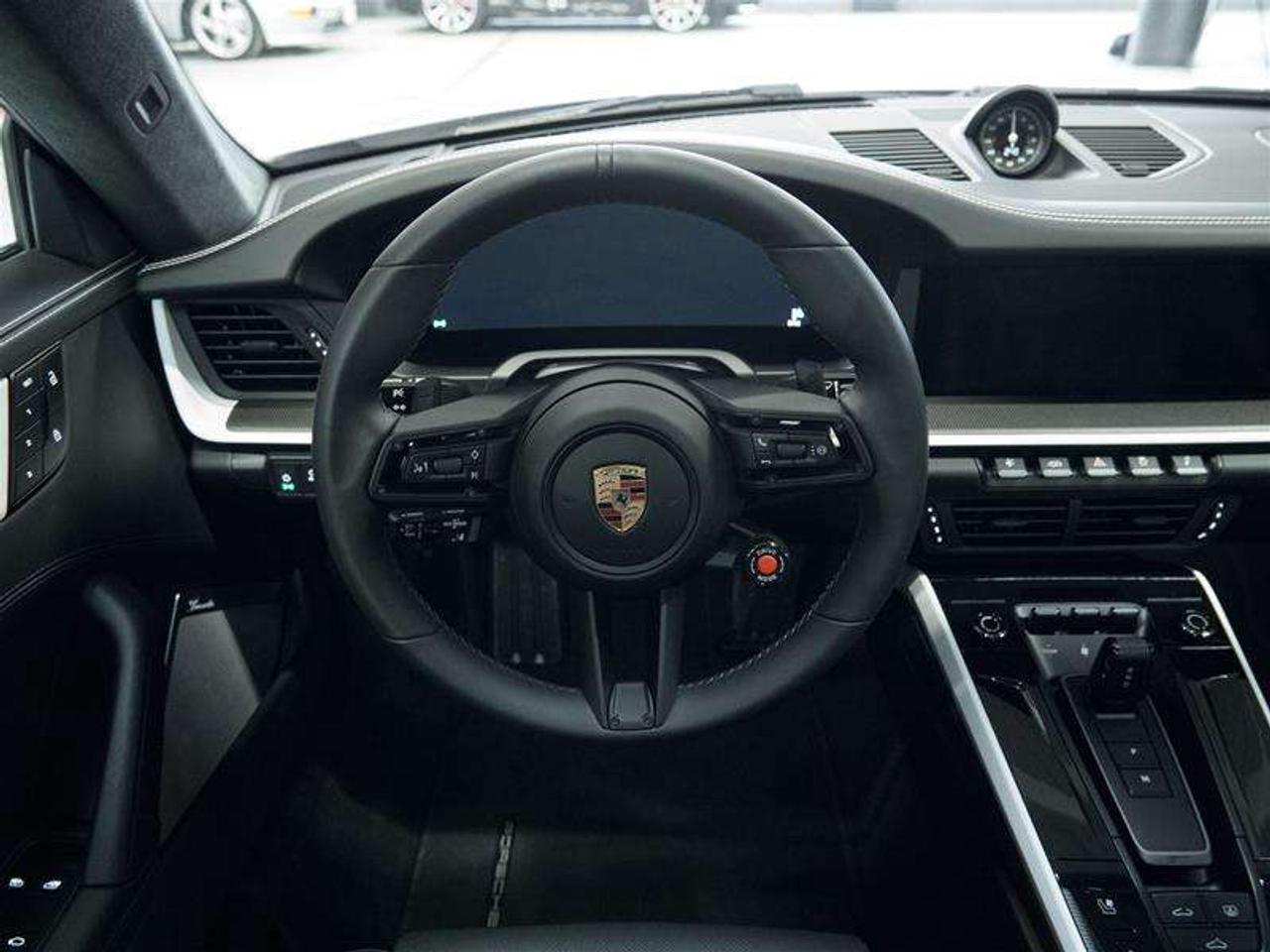 2025 Porsche 911 Carrera 4 GTS Coupe Photo