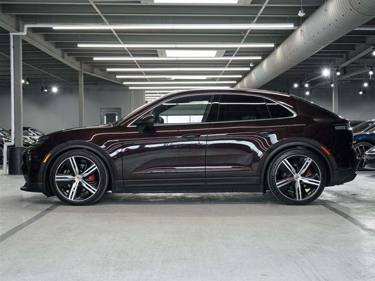 2025 Porsche Macan Electric 4S AWD Photo5