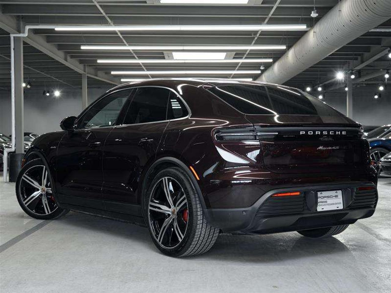 2025 Porsche Macan Electric 4S AWD Photo