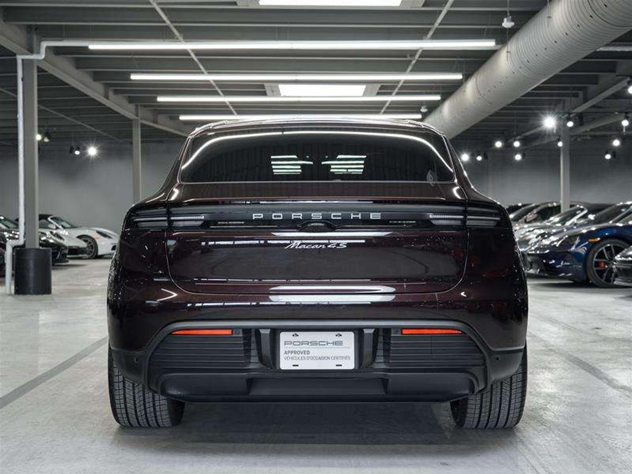 2025 Porsche Macan Electric 4S AWD Photo