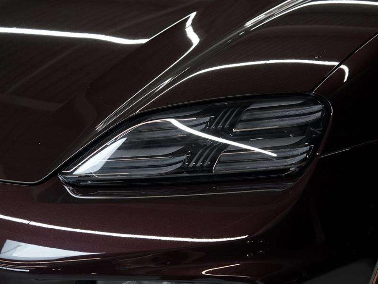2025 Porsche Macan Electric 4S AWD Photo