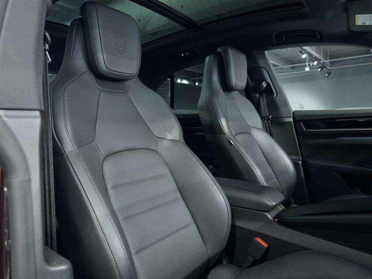 2025 Porsche Macan Electric 4S AWD Photo