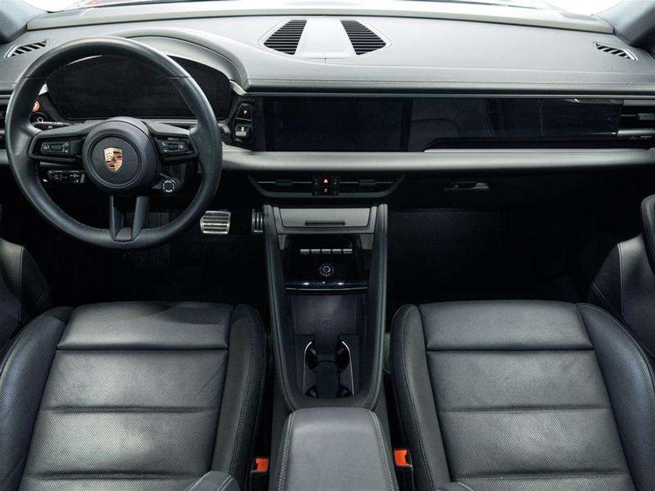 2025 Porsche Macan Electric 4S AWD Photo