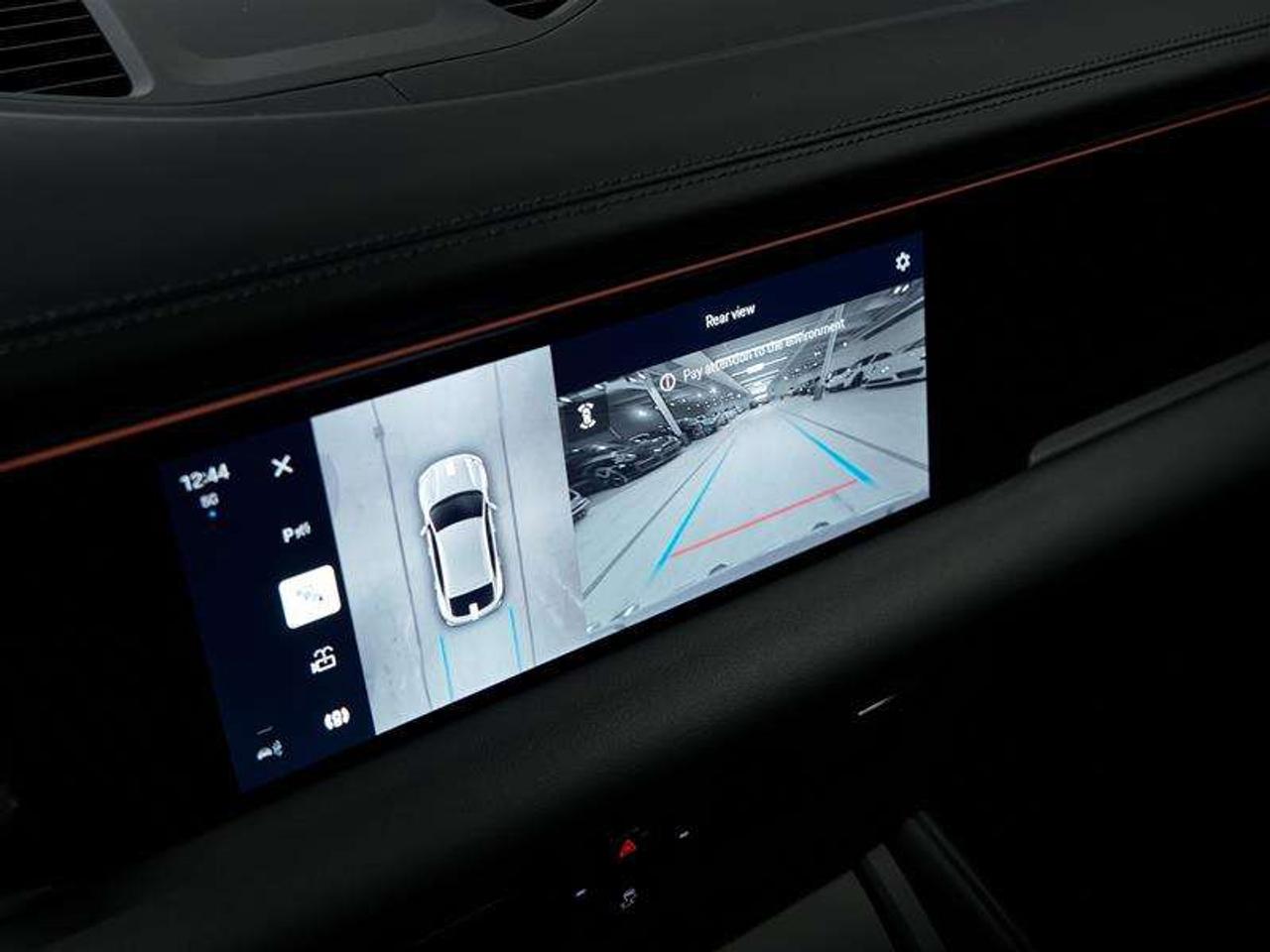 2025 Porsche Macan Electric 4S AWD Photo