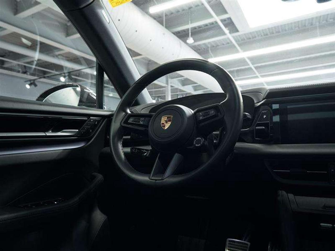 2025 Porsche Macan Electric 4S AWD Photo