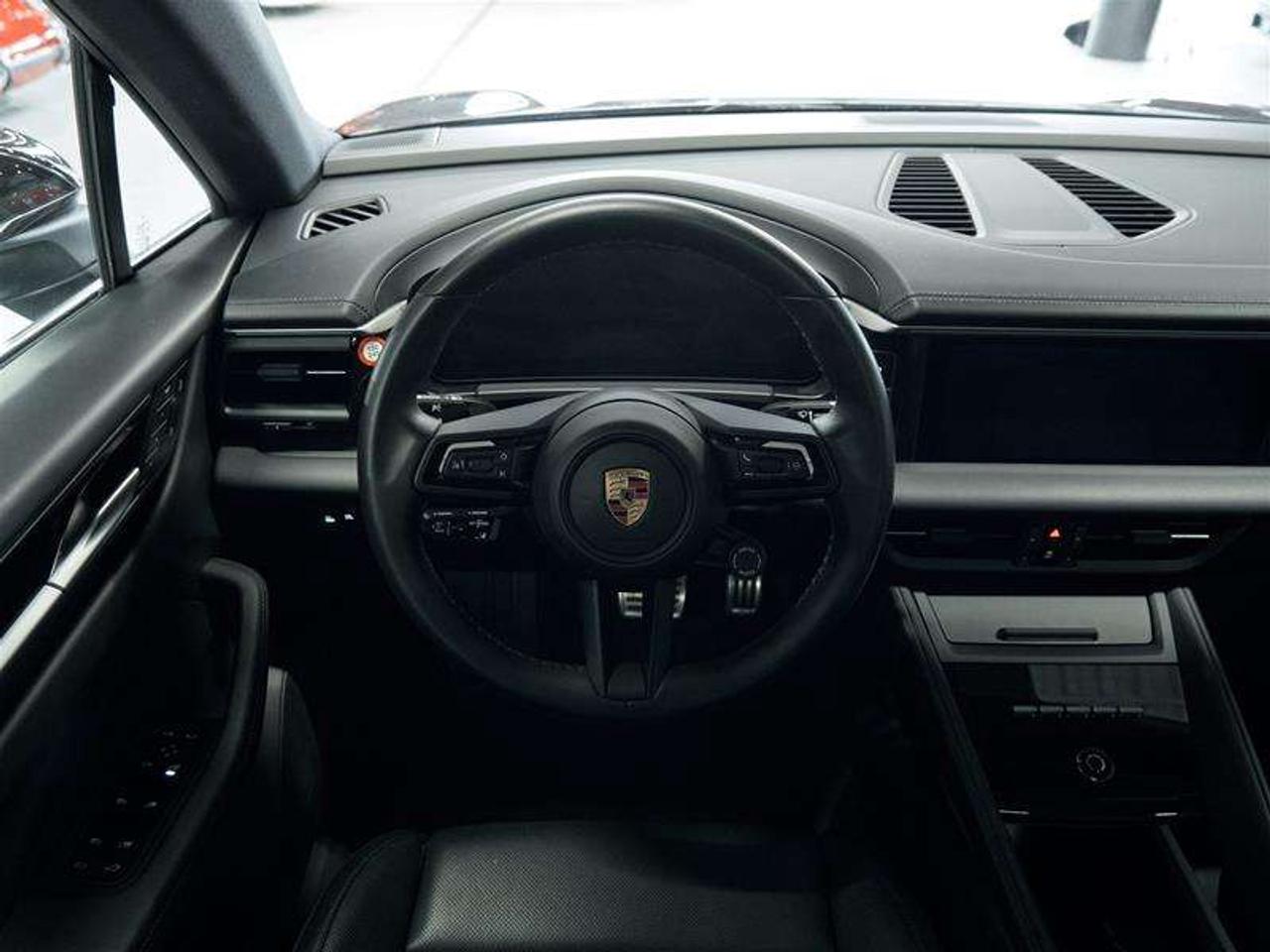 2025 Porsche Macan Electric 4S AWD Photo