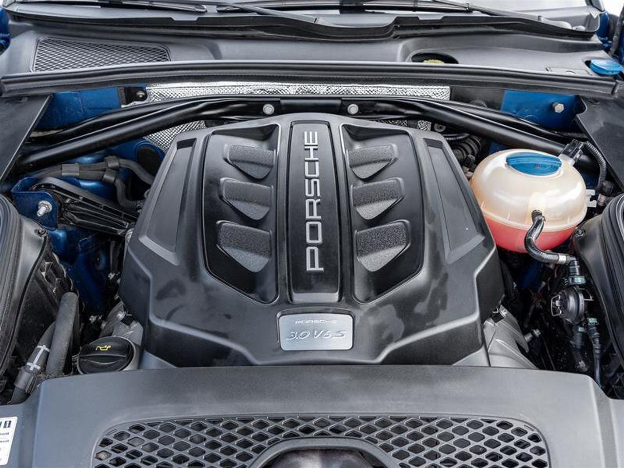 2017 Porsche Macan S AWD Premium Pkg ParkAssist Front and Rear includ Photo