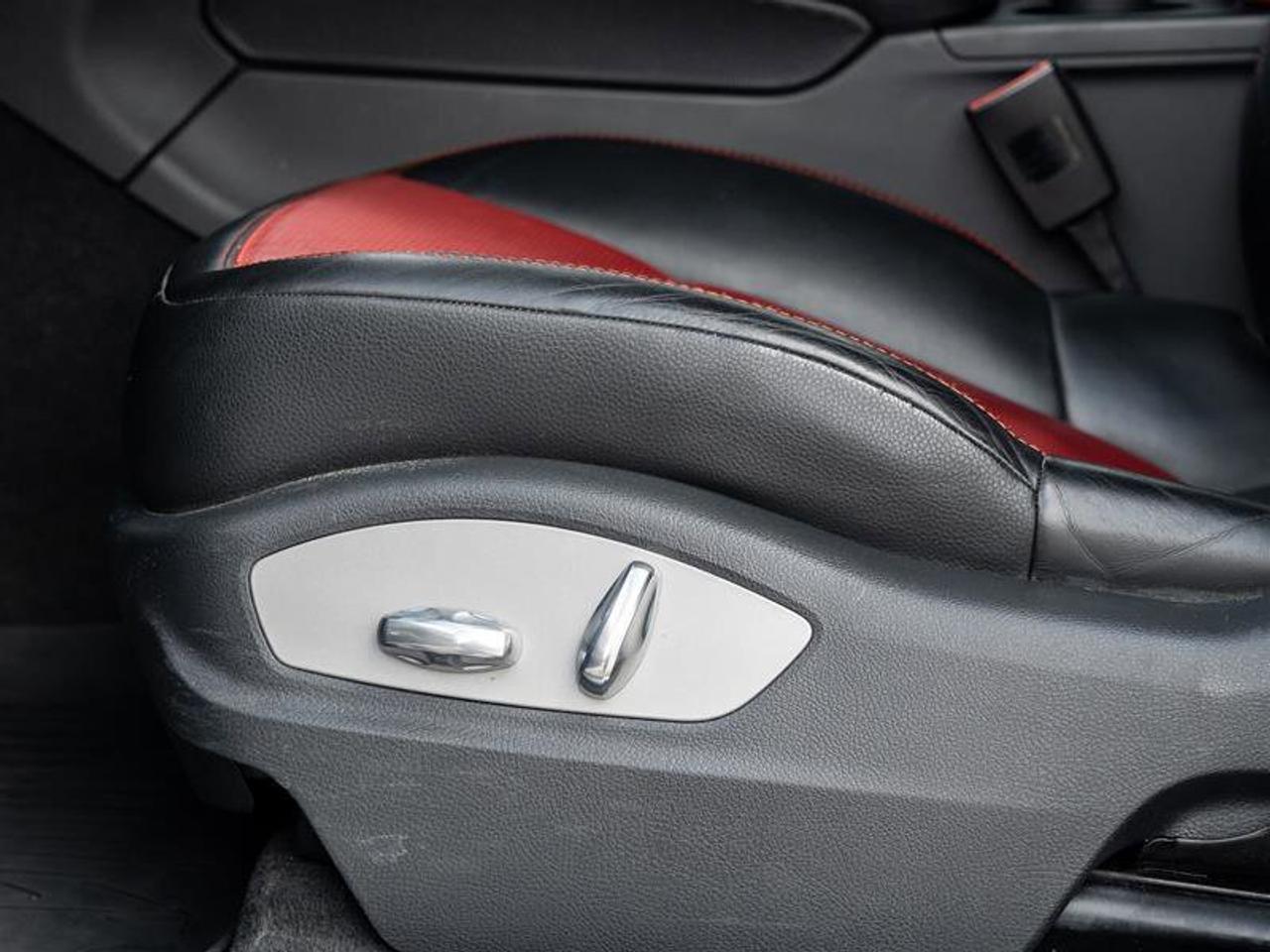 2017 Porsche Macan S AWD Premium Pkg ParkAssist Front and Rear includ Photo