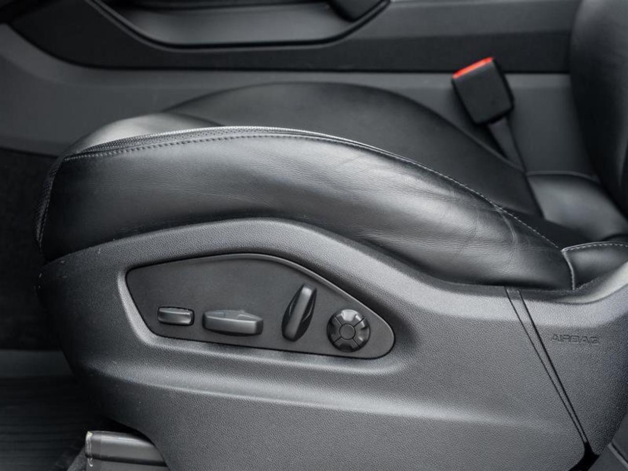 2024 Porsche Cayenne Coupe AWD CPO Premium Pkg Plus 21 Exclusive Design Photo