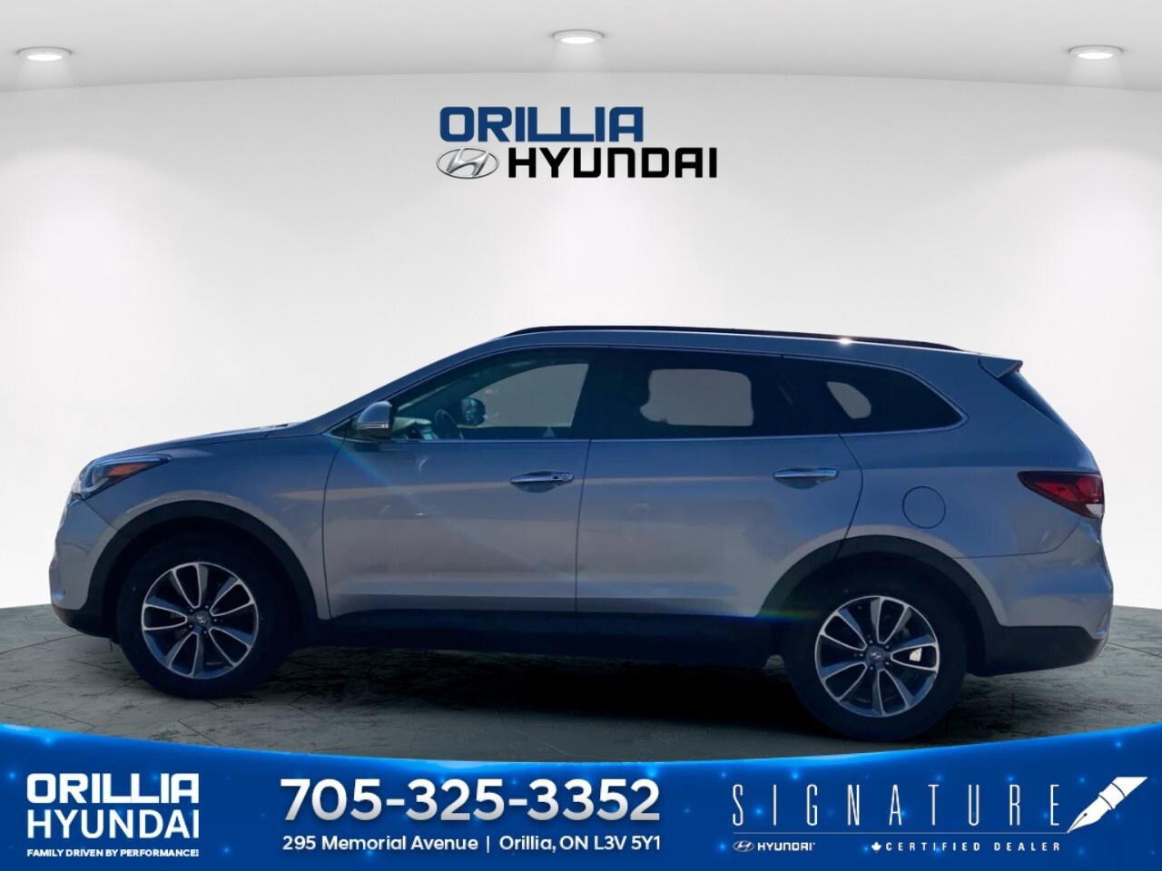 2017 Hyundai Santa Fe XL AWD 4dr Luxury Photo