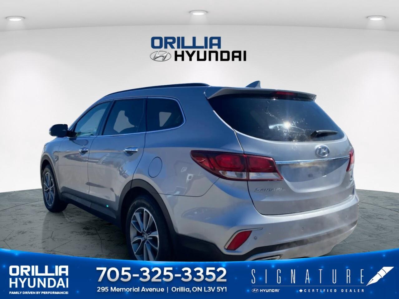2017 Hyundai Santa Fe XL AWD 4dr Luxury Photo