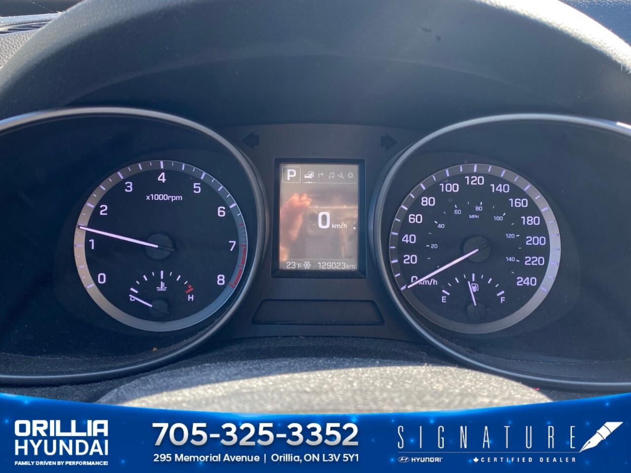 2017 Hyundai Santa Fe XL AWD 4dr Luxury Photo