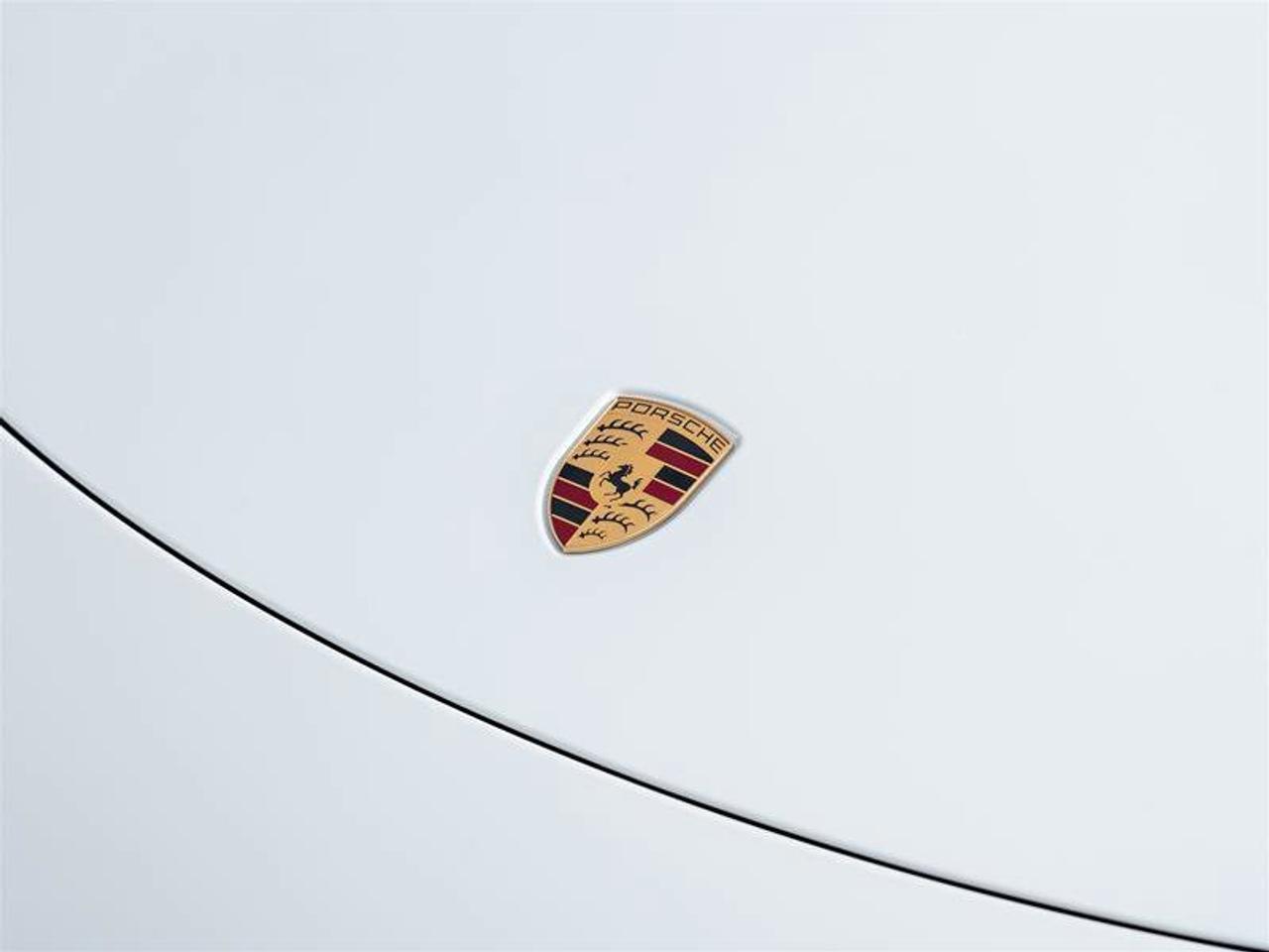 2025 Porsche 718 Cayman GTS 4.0 Coupe Premium Pkg Adaptive Sport Seats Plu Photo