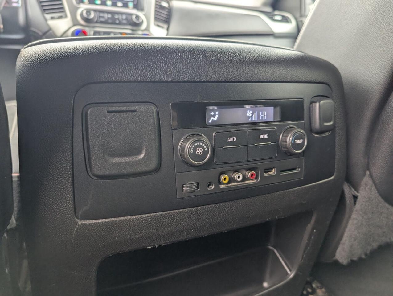 2015 Chevrolet Tahoe LT 4WD   LEATHER   SUNROOF   DVD   CAMERA   HTD SE Photo