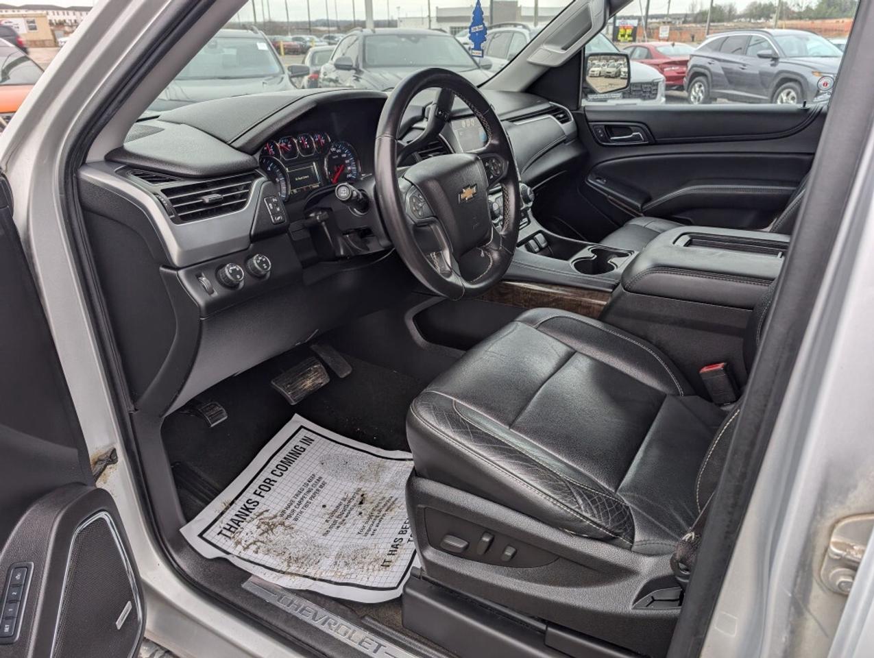 2015 Chevrolet Tahoe LT 4WD   LEATHER   SUNROOF   DVD   CAMERA   HTD SE Photo