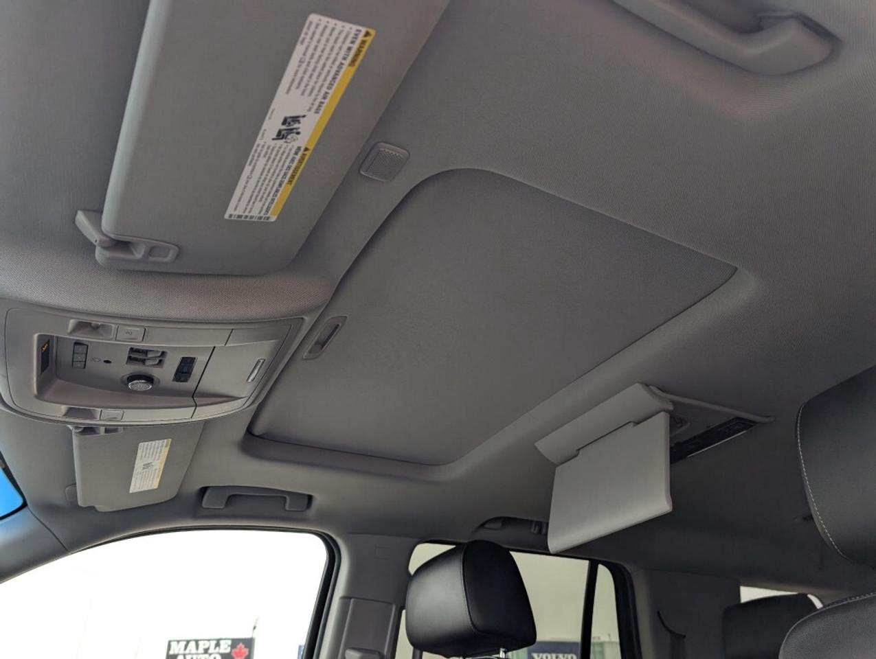2015 Chevrolet Tahoe LT 4WD   LEATHER   SUNROOF   DVD   CAMERA   HTD SE Photo