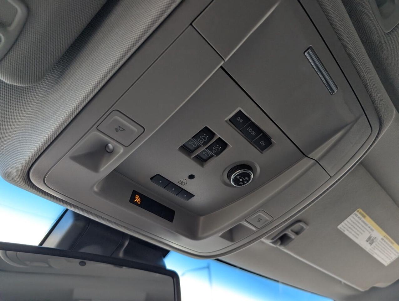 2015 Chevrolet Tahoe LT 4WD   LEATHER   SUNROOF   DVD   CAMERA   HTD SE Photo