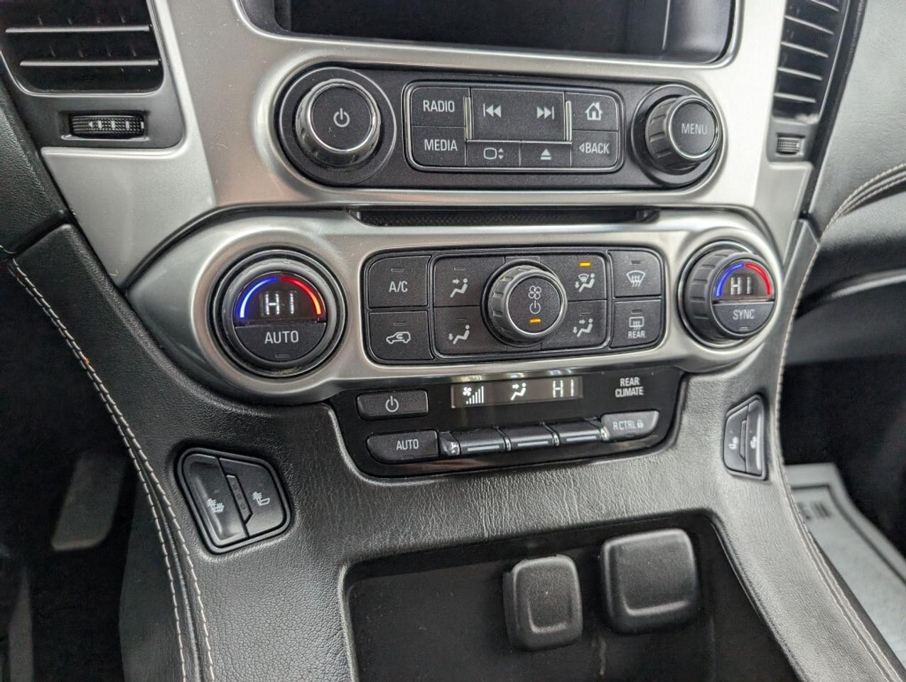 2015 Chevrolet Tahoe LT 4WD   LEATHER   SUNROOF   DVD   CAMERA   HTD SE Photo