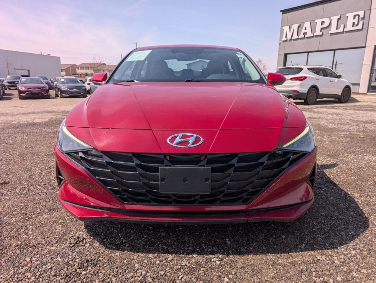 2023 Hyundai Elantra Preferred TECH  NAV   SUNROOF   CAMERA   HTD SEATS Photo2