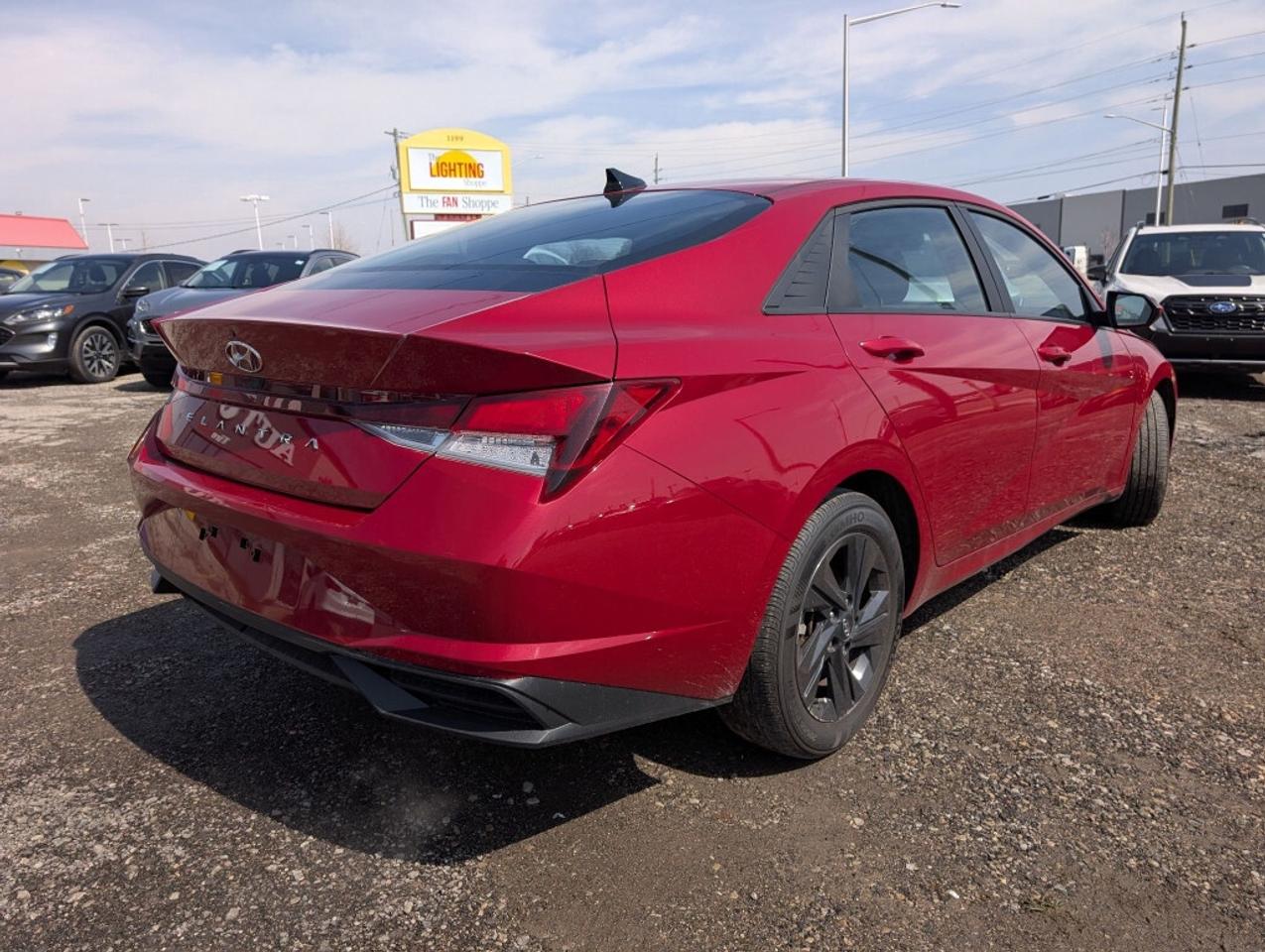 2023 Hyundai Elantra Preferred TECH  NAV   SUNROOF   CAMERA   HTD SEATS Photo