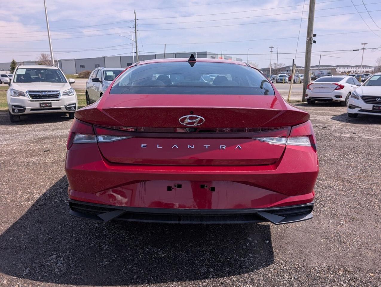 2023 Hyundai Elantra Preferred TECH  NAV   SUNROOF   CAMERA   HTD SEATS Photo