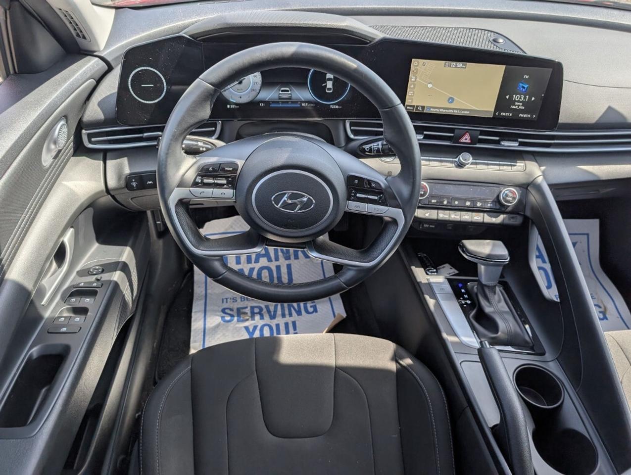 2023 Hyundai Elantra Preferred TECH  NAV   SUNROOF   CAMERA   HTD SEATS Photo
