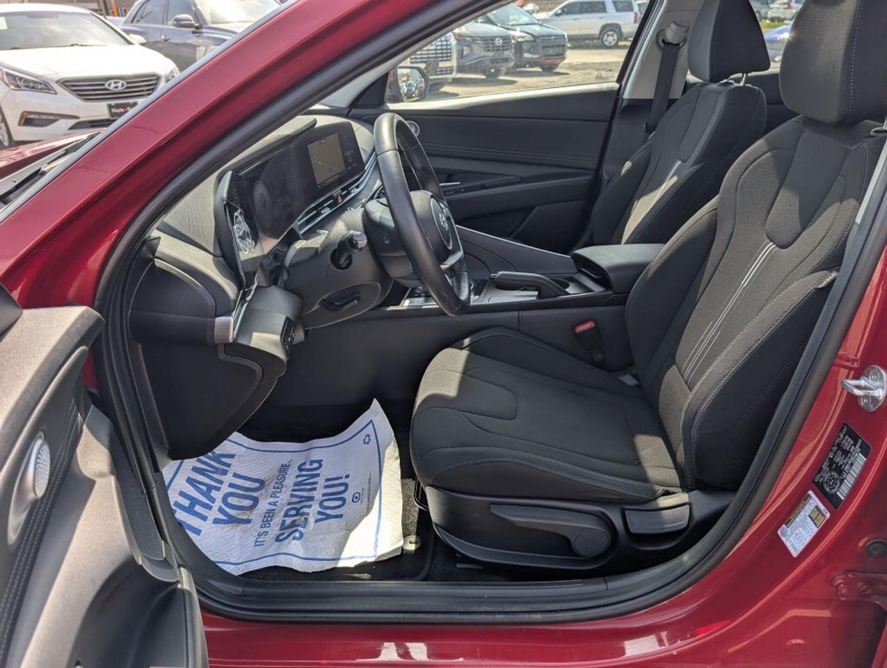 2023 Hyundai Elantra Preferred TECH  NAV   SUNROOF   CAMERA   HTD SEATS Photo