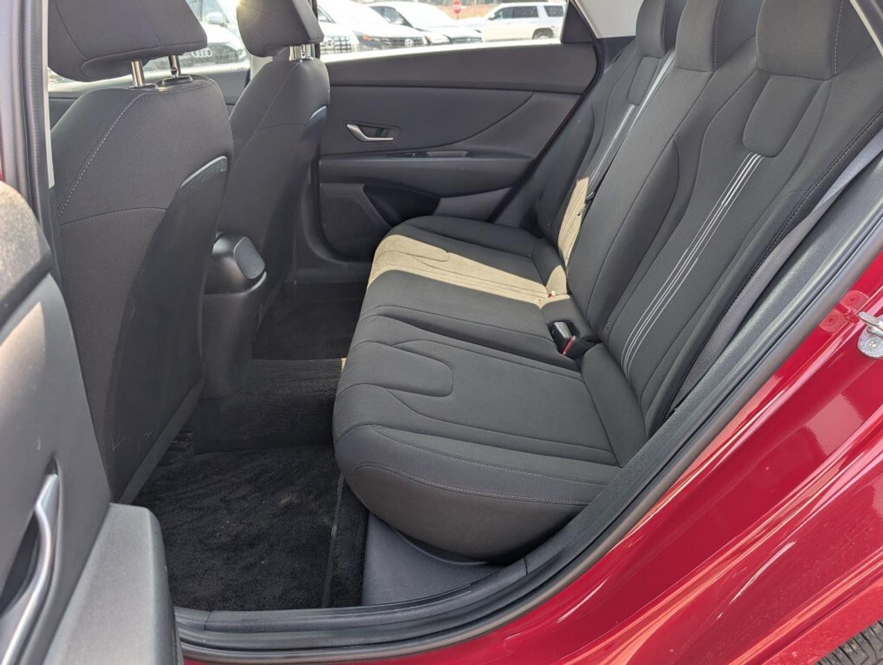 2023 Hyundai Elantra Preferred TECH  NAV   SUNROOF   CAMERA   HTD SEATS Photo