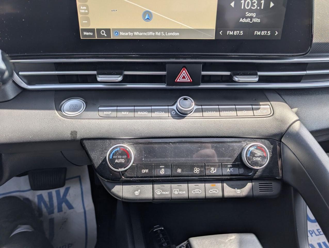 2023 Hyundai Elantra Preferred TECH  NAV   SUNROOF   CAMERA   HTD SEATS Photo
