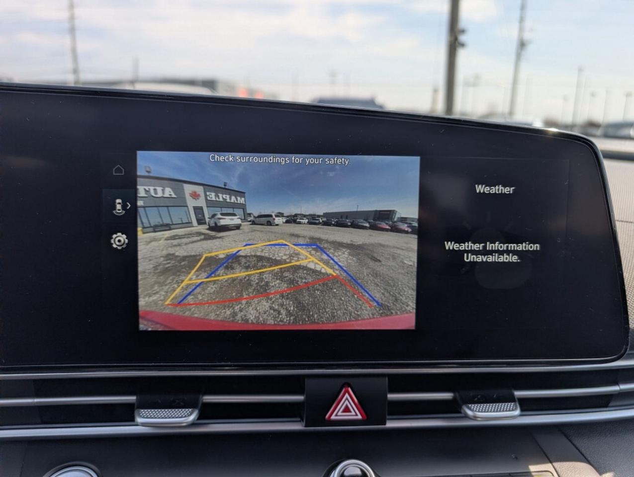 2023 Hyundai Elantra Preferred TECH  NAV   SUNROOF   CAMERA   HTD SEATS Photo