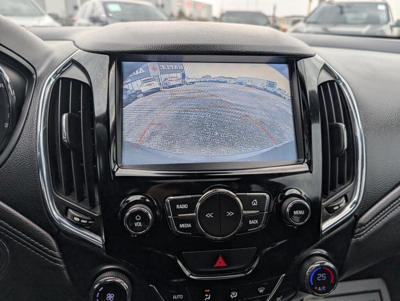 2018 Chevrolet Cruze Premier   NAV   LEATHER   SUNROOF   CAMERA Photo