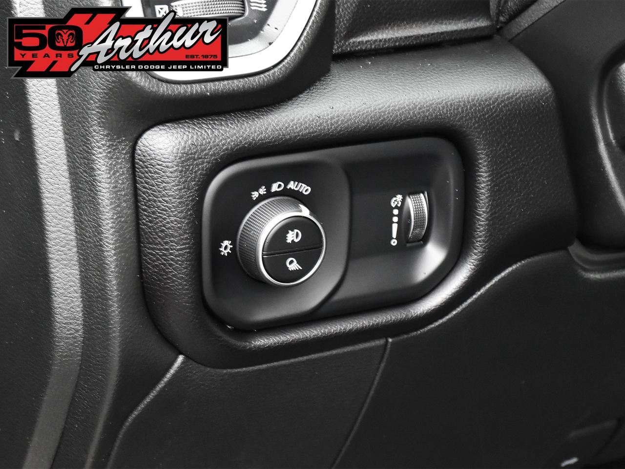 2023 RAM 2500 BIG HORN REG CAB 4X4 Photo