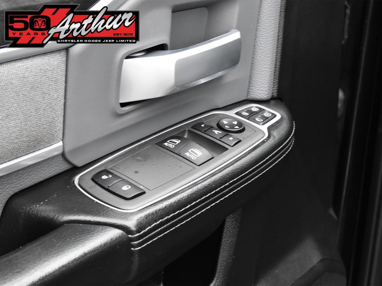 2023 RAM 2500 BIG HORN REG CAB 4X4 Photo