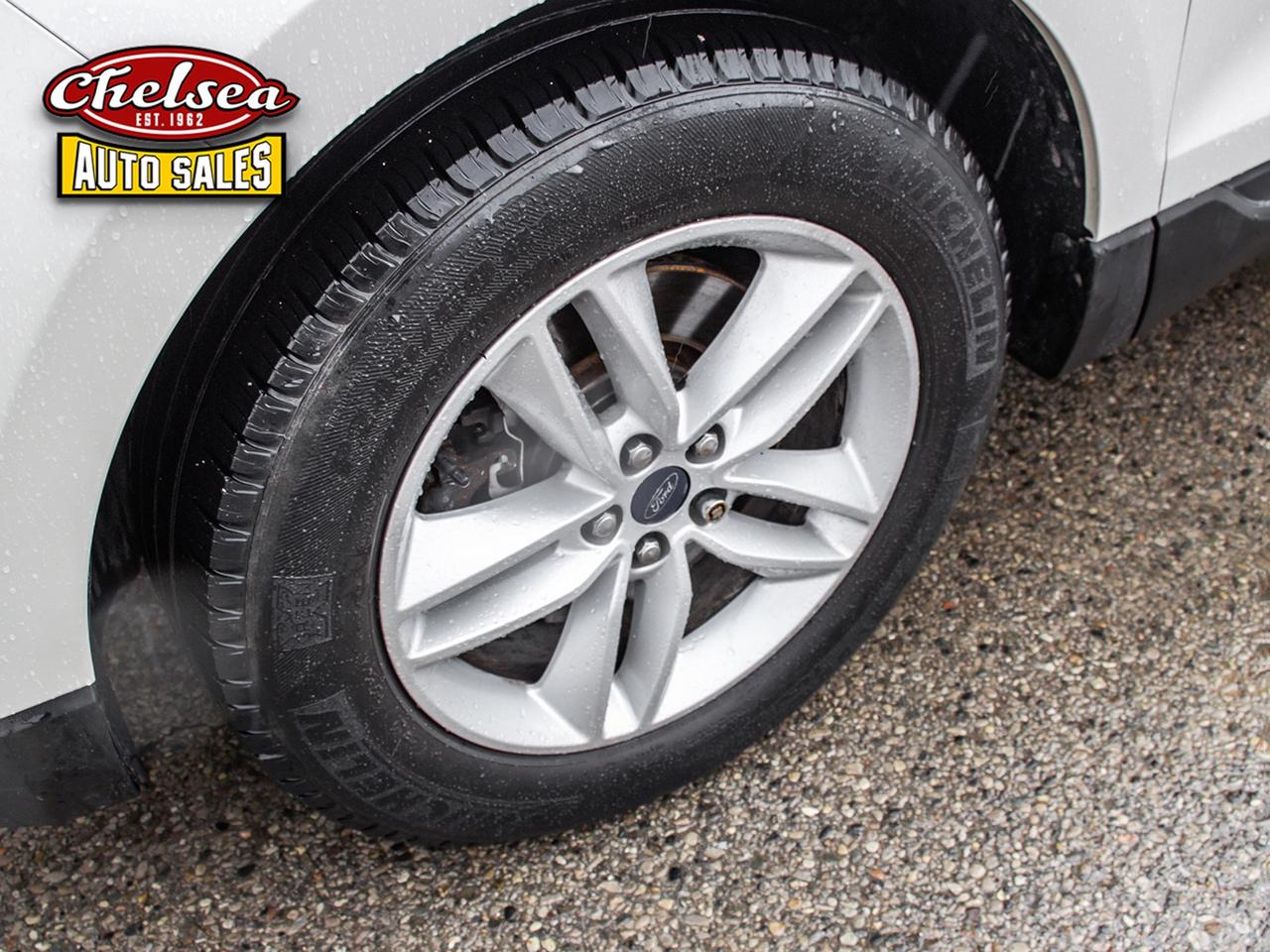 2018 Ford Edge SEL AWD Photo