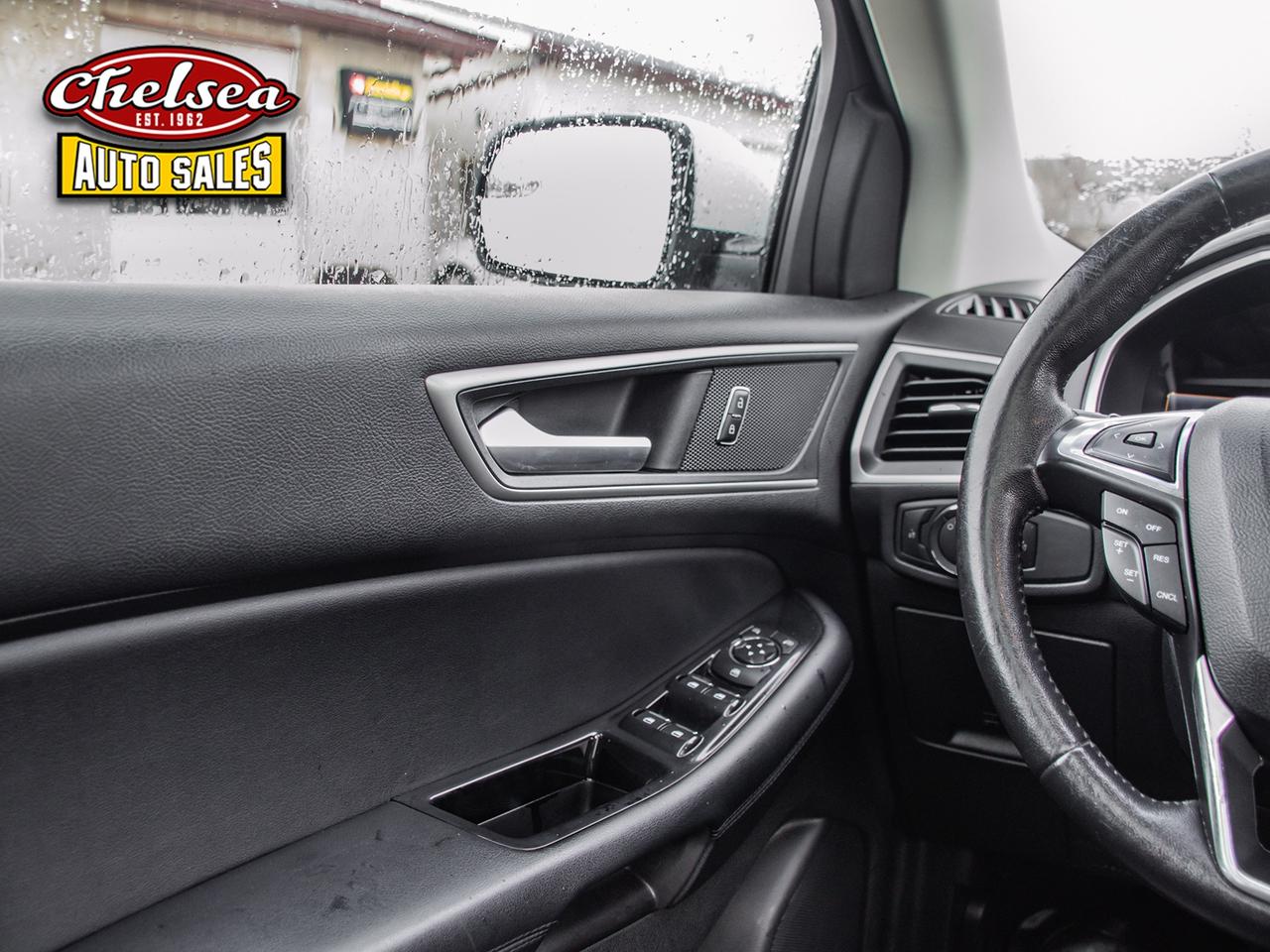 2018 Ford Edge SEL AWD Photo