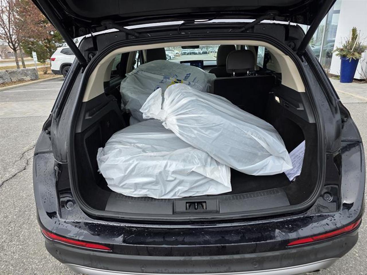 2023 Lincoln Corsair Base AWD W/Winter tire pkg Photo
