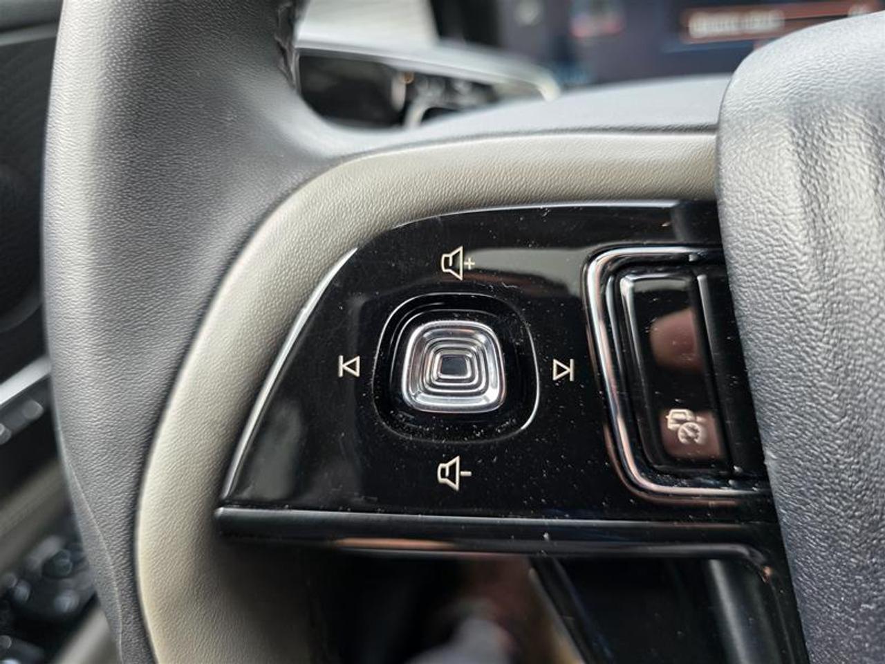2023 Lincoln Corsair Base AWD W/Winter tire pkg Photo