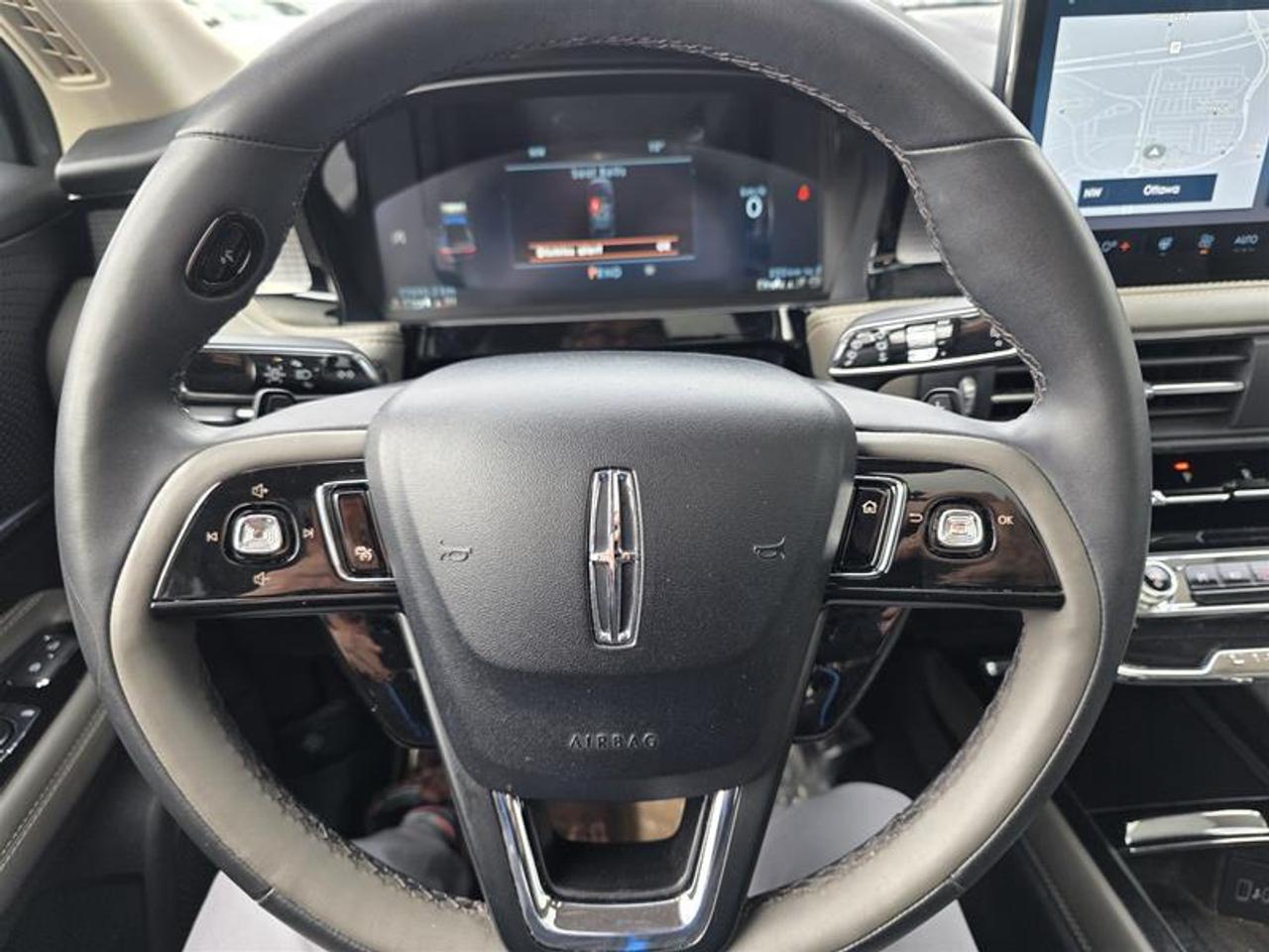 2023 Lincoln Corsair Base AWD W/Winter tire pkg Photo