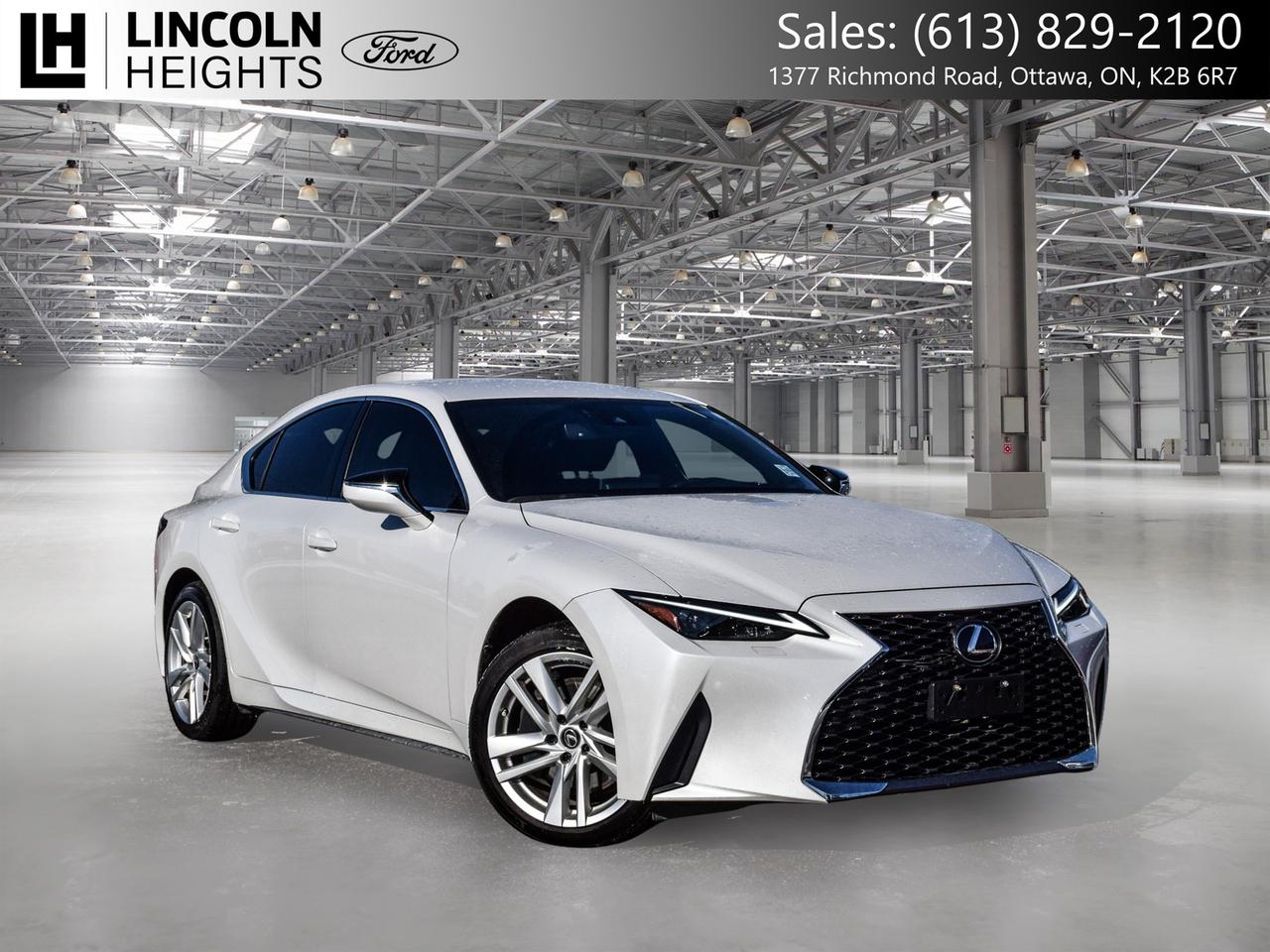 2021 Lexus IS  Photo